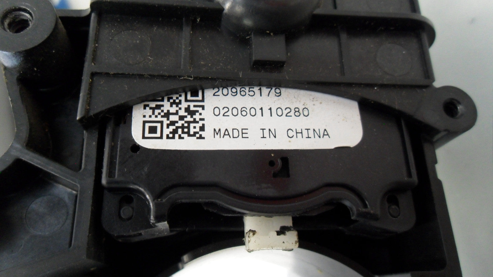 20897749 2010-2015 Chevrolet Equinox Steering Column Switch Housing Used 20897749 OEM
