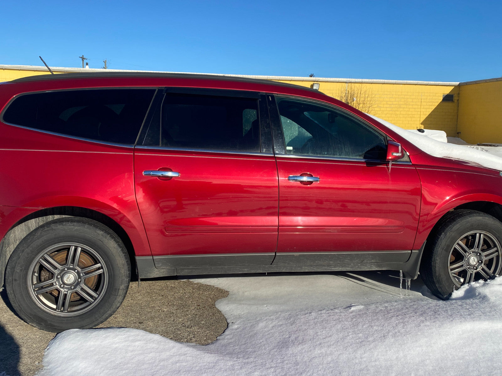 25852794M 2009-2012 Chevrolet Traverse RL Door Trim Molding Used 25852794M OEM