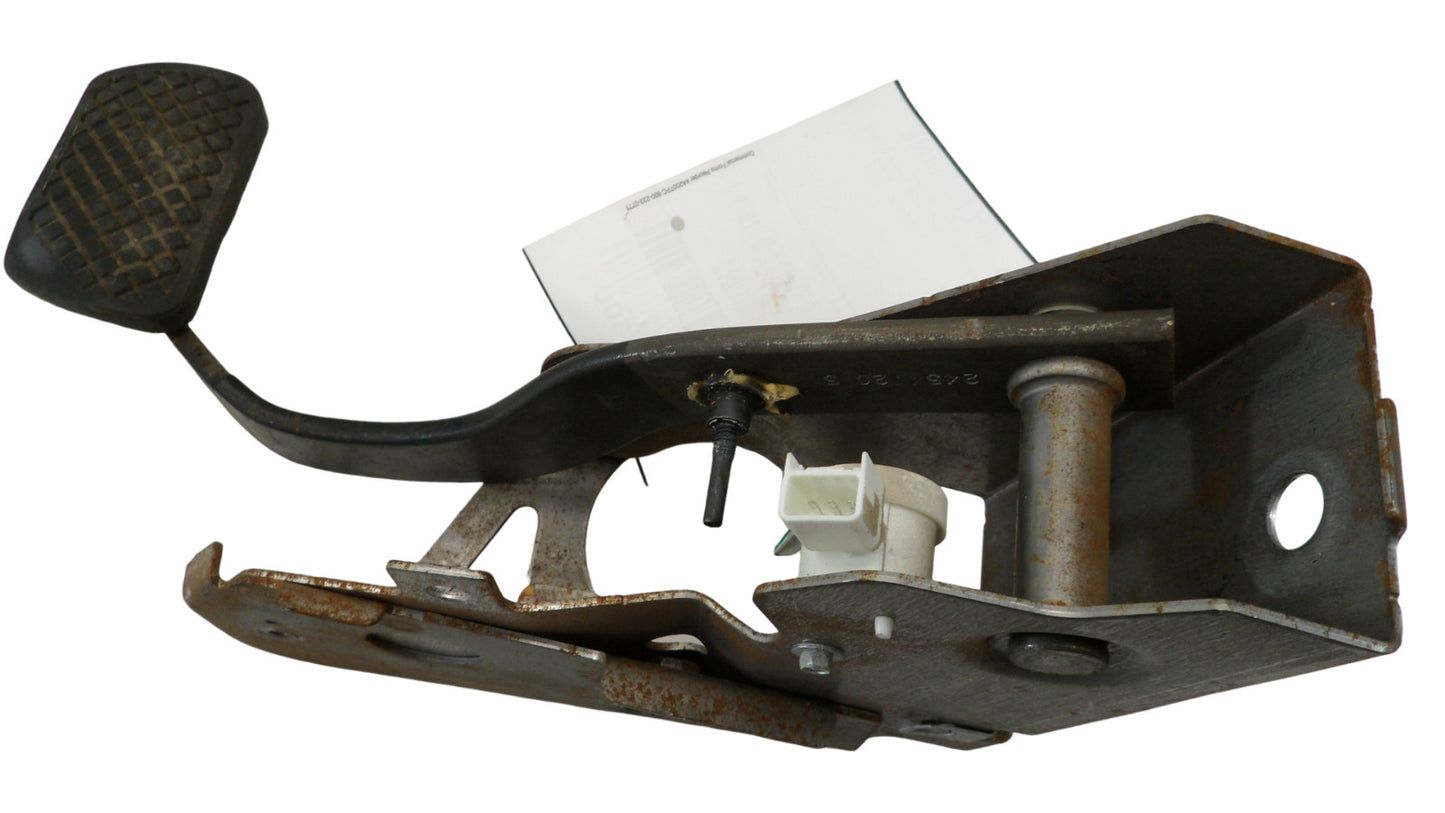 24547205 2010-2017 Chevrolet Equinox Brake Pedal Assembly Used 24547205 OEM