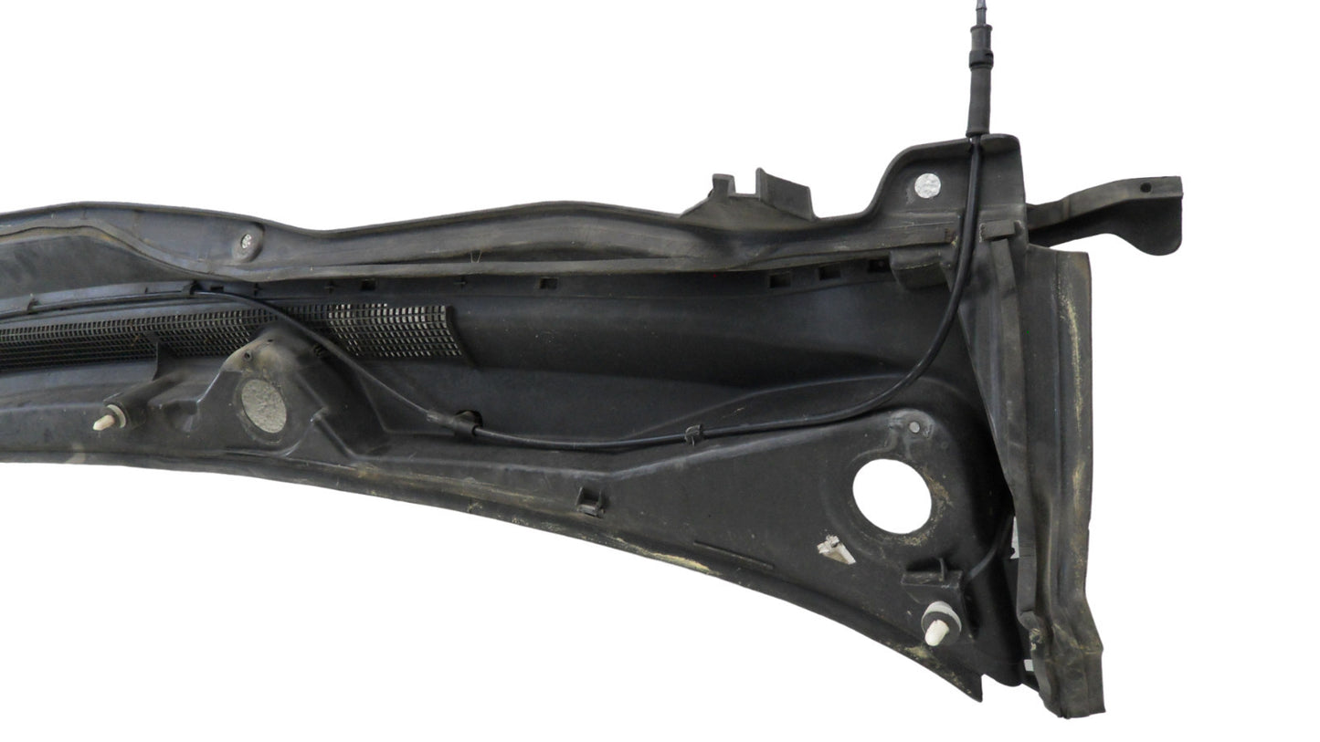 20864530 2010-2015 Chevrolet Equinox Front Windshield Wiper Cowl Cover Used 20864530 OEM