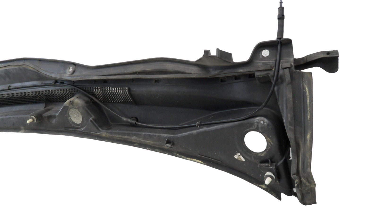 20864530 2010-2015 Chevrolet Equinox Front Windshield Wiper Cowl Cover Used 20864530 OEM
