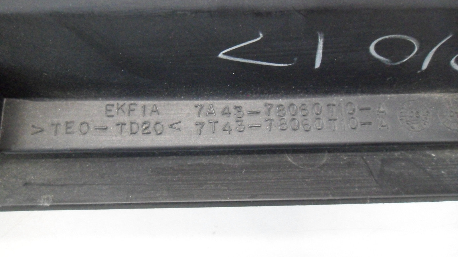 7A1378060T10 2007-2010 Lincoln MKX Front Glove Box Used 7A1378060T10 OEM