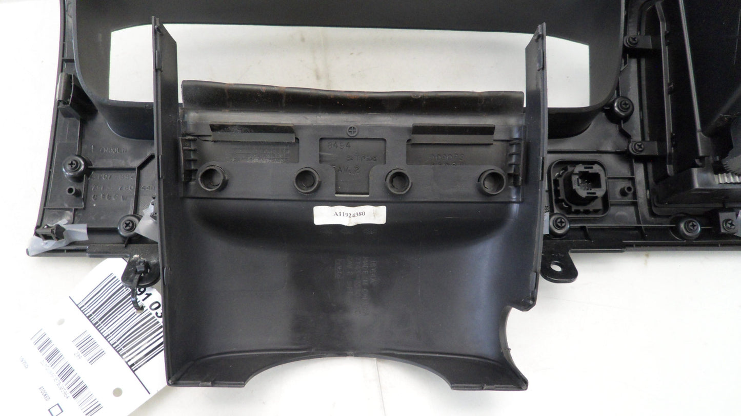 7A1378044D70 2007-2010 Lincoln MKX Speedometer Instrument Cluster Bezel Used 7A1378044D70 OEM