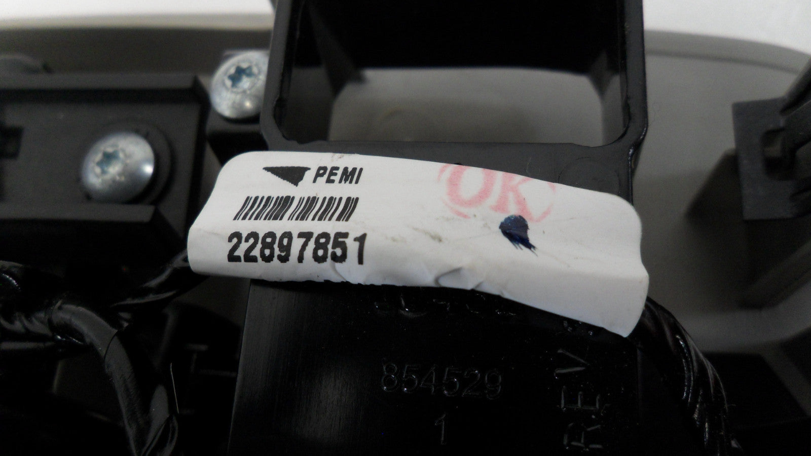 22897851 2013-2017 GMC Acadia FU Roof Overhead Console Used 22897851 OEM