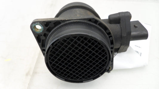 06A906461A 2000-2001 Volkswagen Beetle Mass Air Flow Sensor 2.0L Used 06A906461A OEM