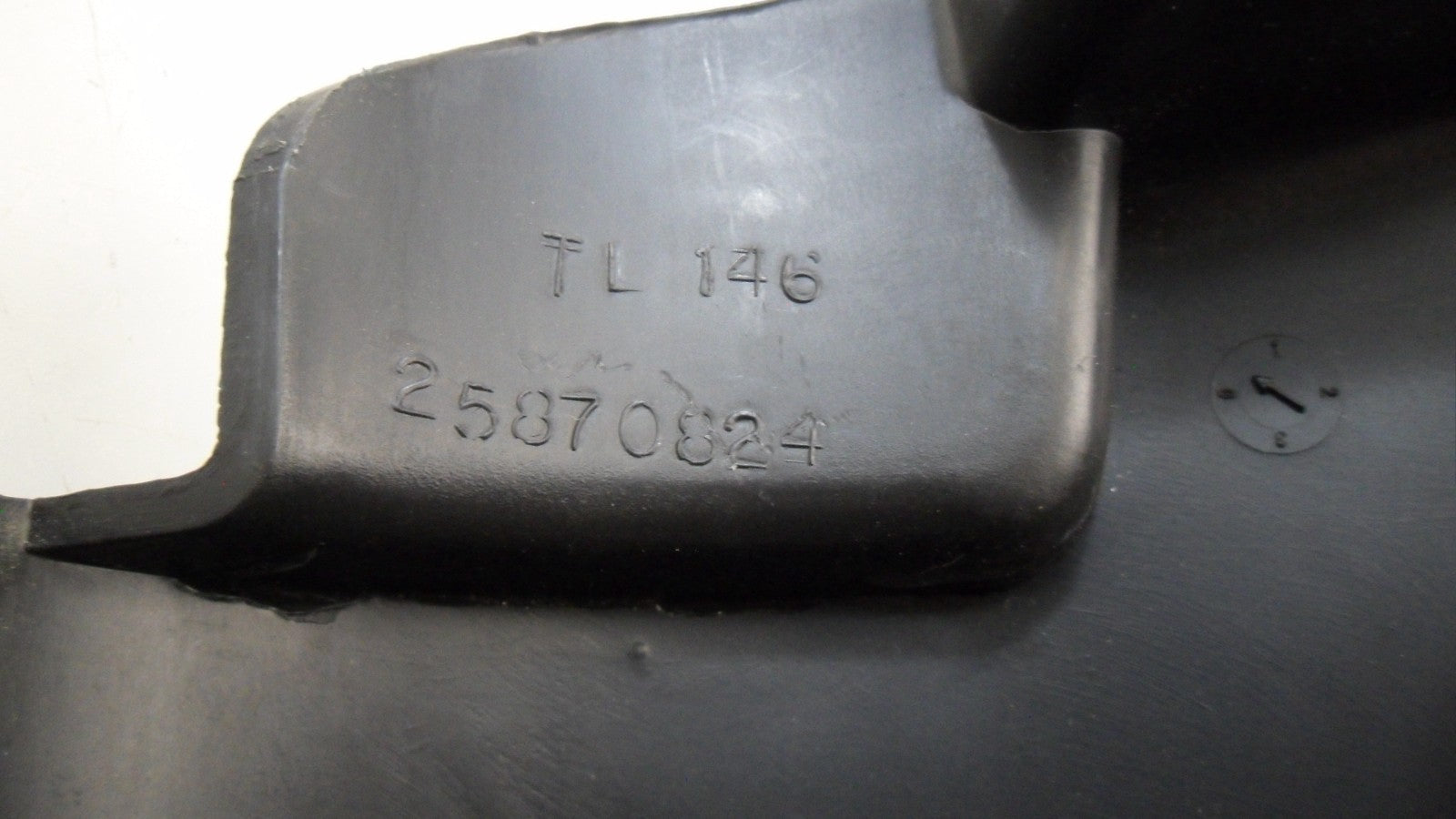 20916187 2009-2012 Chevrolet Traverse Driver FL Kick Panel Trim Used 20916187 OEM