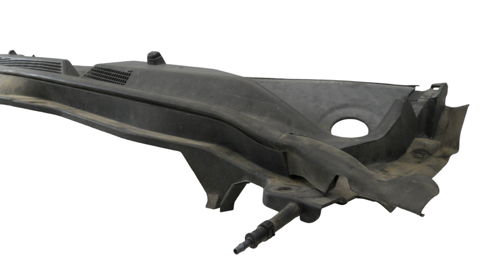 20864530 2010-2015 Chevrolet Equinox Front Windshield Wiper Cowl Cover Used 20864530 OEM