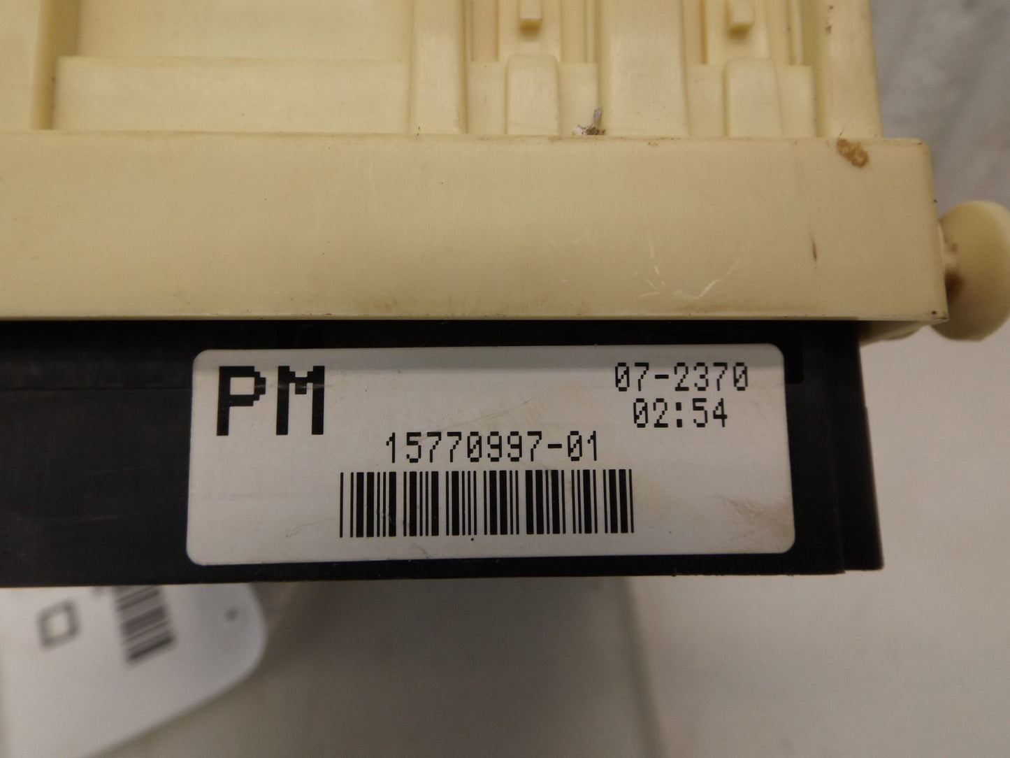 15770997 1999-2002 Chevrolet Silverado 1500 Fuse and Relay Center Used OEM 15770997