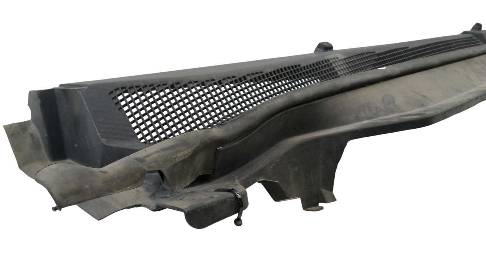 20864530 2010-2015 Chevrolet Equinox Front Windshield Wiper Cowl Cover Used 20864530 OEM