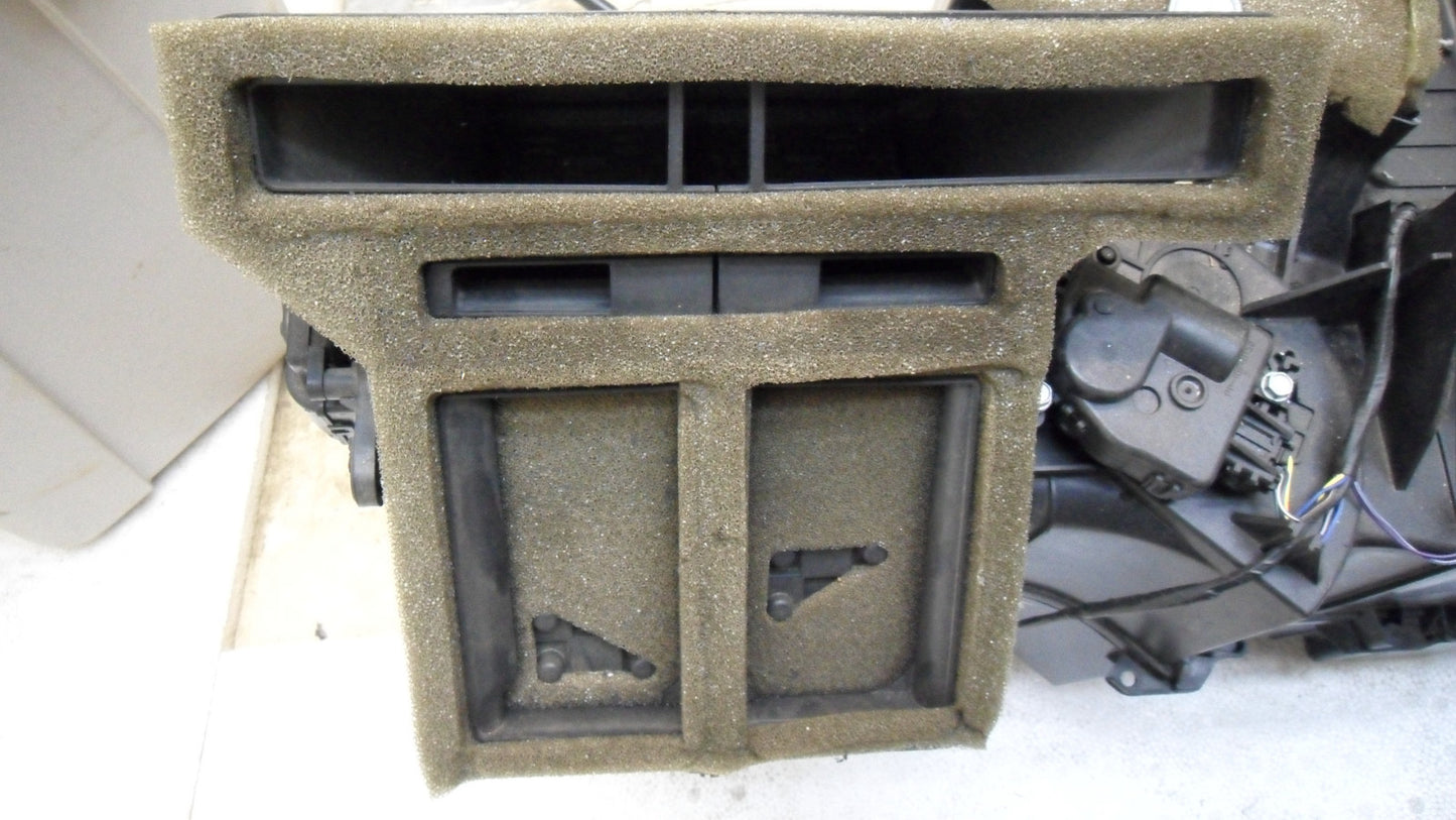 8L8419B555AR 2008-2012 Ford Escape A/C Evaporator Core Case Used 8L8419B555AR OEM