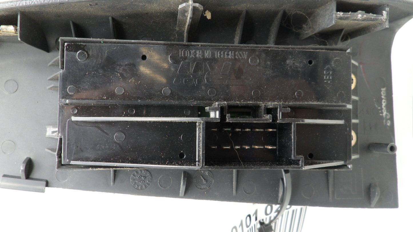 15714347 1999-2000 Chevrolet Silverado Passenger FR Window Lock Switch Used 15714347 OEM