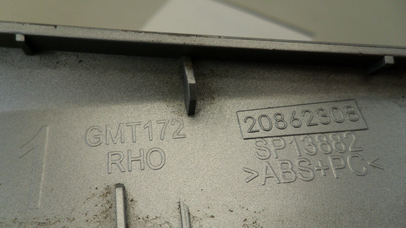 20862308 2010-2015 Chevrolet Equinox Driver FL Dashboard Air Vent Used 20862308 OEM