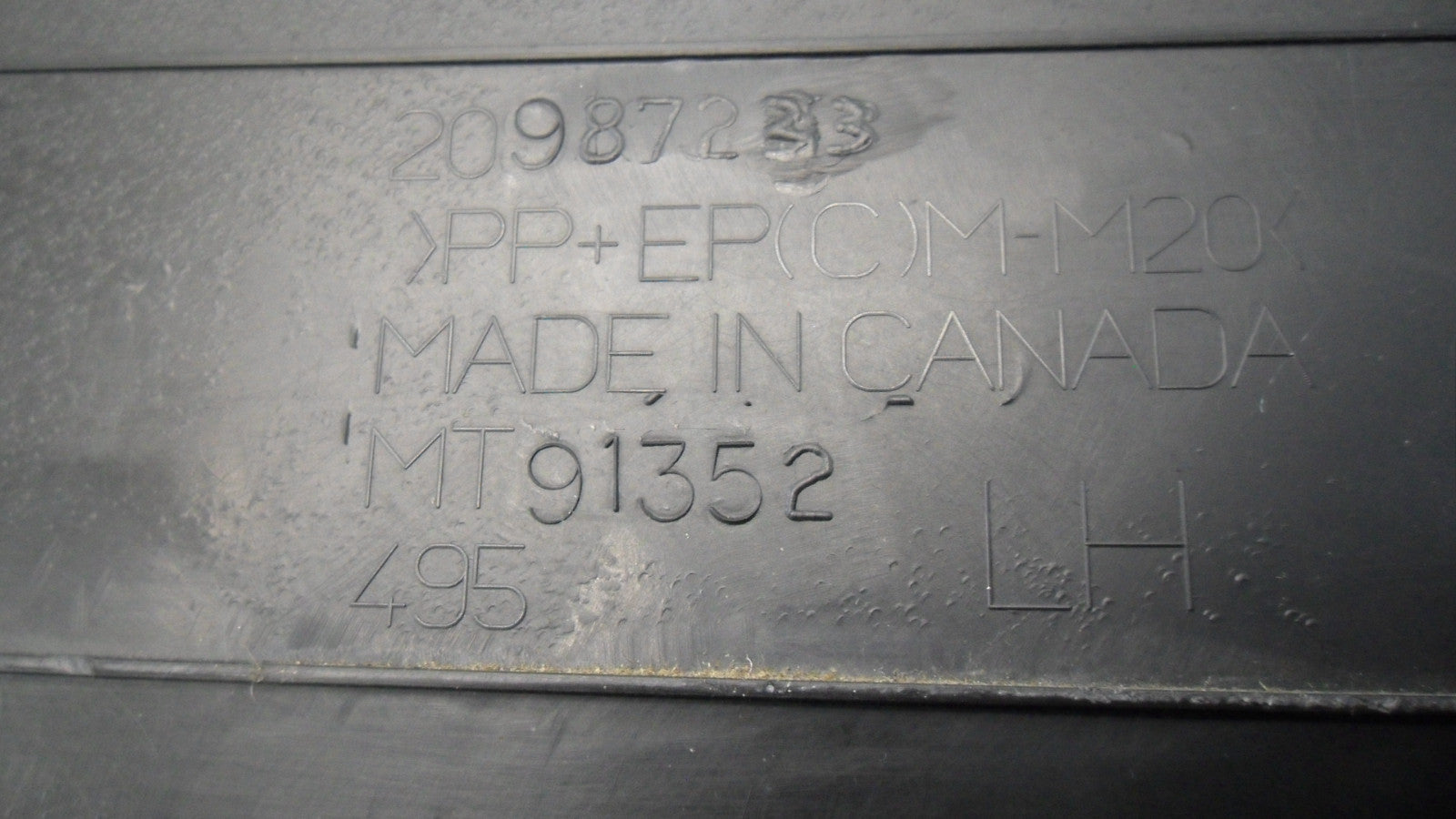 20987233 2010-2017 Chevrolet Equinox LH Lower Door Pillar Post Trim Set Used 20987233 OEM