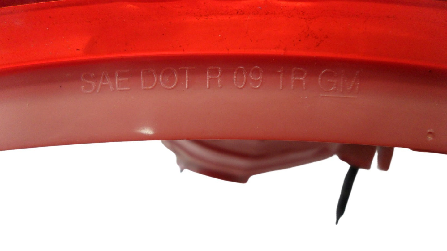 25952323 2009-2012 Chevrolet Traverse RL Back Up Light Assembly Used 25952323 OEM