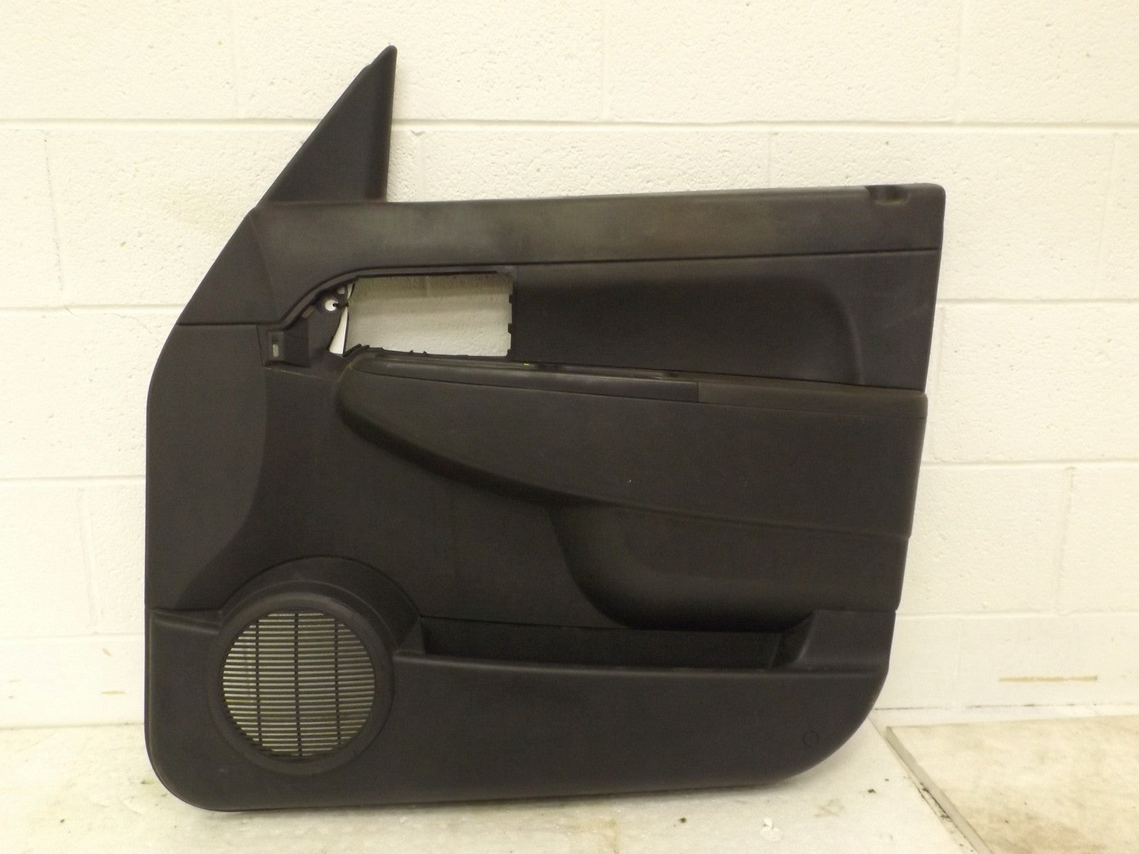 1BM921DVAF 2008-2012 Jeep Liberty Passenger Front Right Interior Door Panel Used 1BM921DVAE
