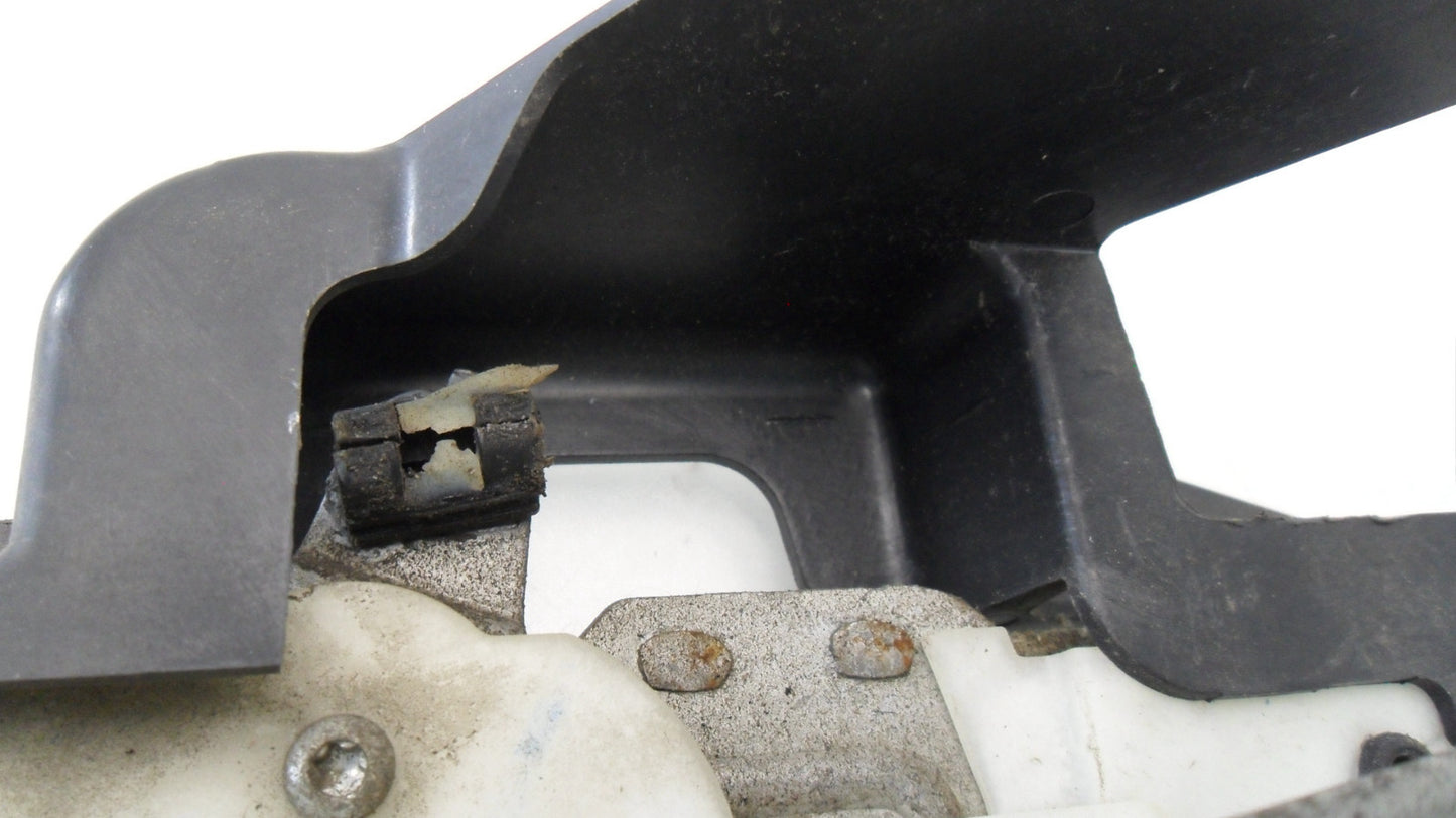 9L8478219A64 2008-2012 Ford Escape Passenger FR Door Latch Assembly Used 9L8478219A64 OEM