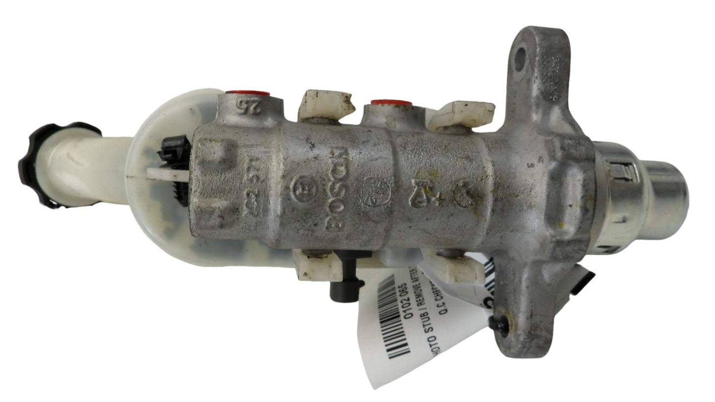 84744483 2009-2012 Chevrolet Traverse Brake Master Cylinder 3.6L Used 84744483 OEM