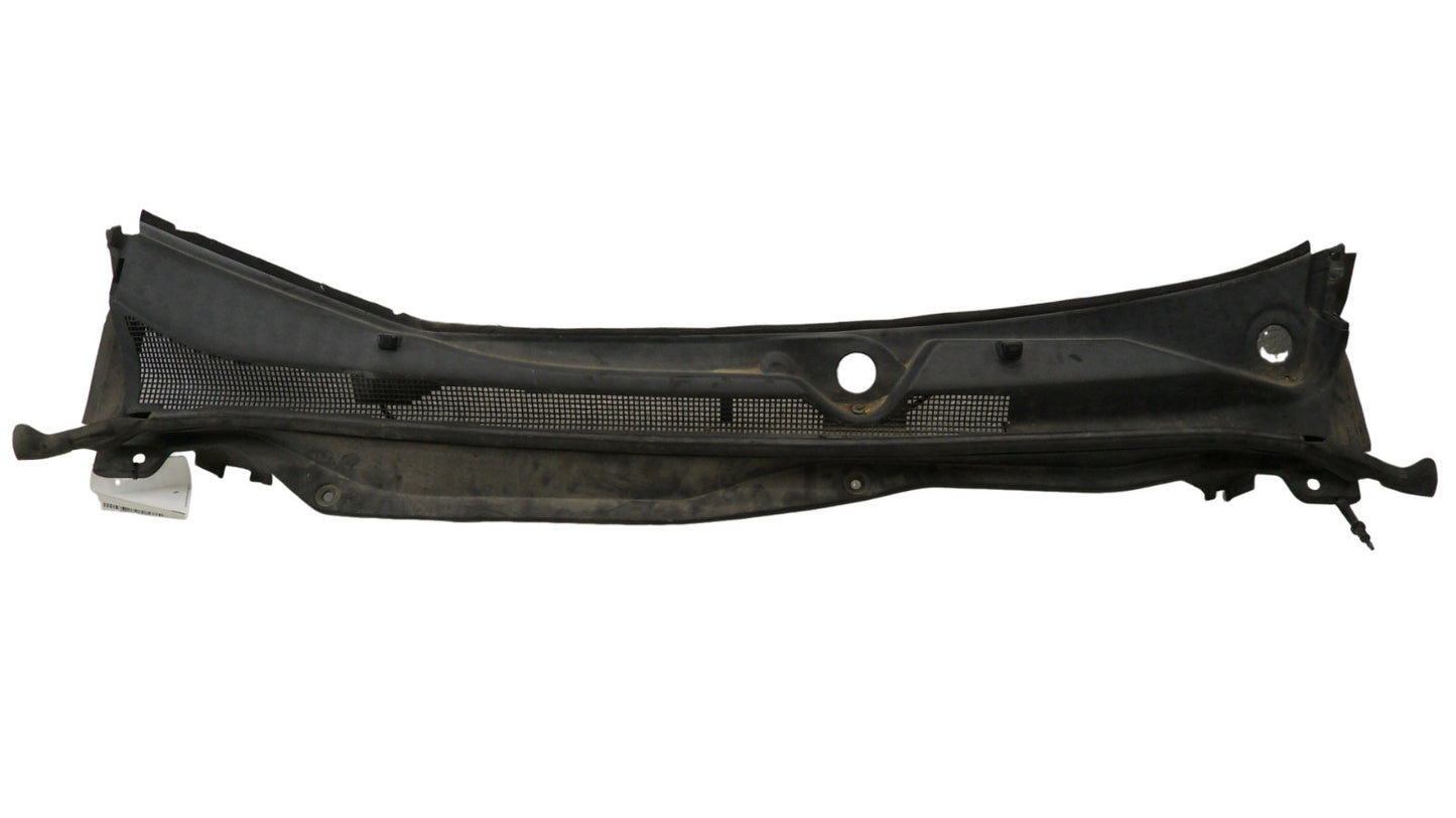 20864530 2010-2015 Chevrolet Equinox Front Windshield Wiper Cowl Cover Used 20864530 OEM
