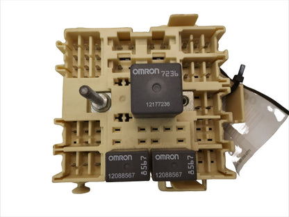 15770997 1999-2002 Chevrolet Silverado 1500 Fuse and Relay Center Used OEM 15770997